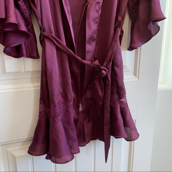 Victoria's Secret Flounce Dressing Gown Robe Kimono Lace Ruffle Satin  Xs Small - Picture 8 of 10